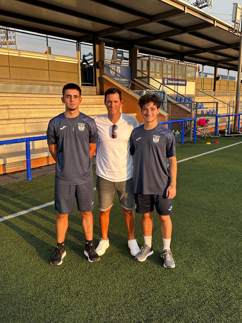 Jugadores en cancha con el equipo, CD Leganés